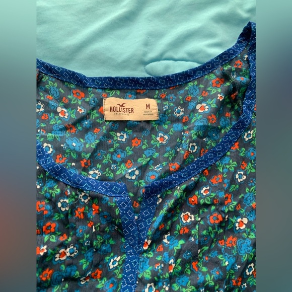 HOLLISTER semi sheer top size Medium - Picture 3 of 11
